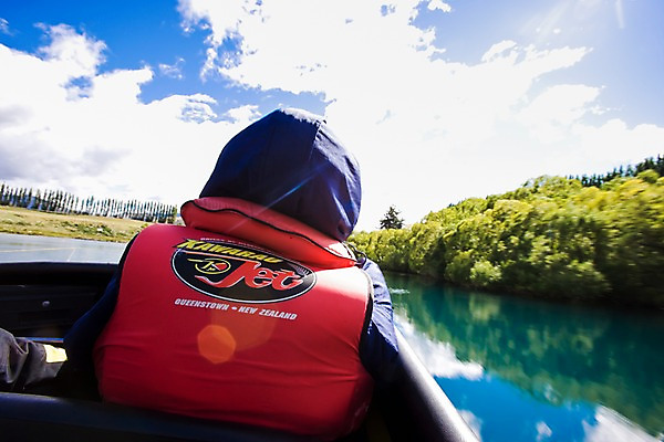 포토 JPG 주간 나무 식물 구름 해외풍경 해외 호수 자연 하늘 한명 사람 풍경 상반신 야외 뒷모습 보트 오세아니아 뉴질랜드 국내포토 자연요소 1 나라 뷰포인트 배_교통 생태계 파일형식
