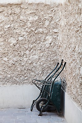 포토 JPG 주간 해외풍경 벽 중동 사람없음 야외 수레 카타르 국내포토 자연요소 해외 나라 풍경 카트 파일형식