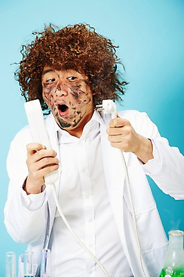 포토 JPG 스튜디오촬영 직업 남자 과학 실내 실험기구 실험 한명 들기 사람 상반신 20대 성인 앞모습 놀람 한국인 가운 실험복 유머 괴짜 실험실 콘센트 플러그 코드 전기에너지 폭발 과학자 플라스크 즐거움 시험관 가발 파란배경 코믹 태움 성인남자한명만 국내포토 1 옷 감정 뷰포인트 백그라운드 컨셉 모션 표정 동양인 청년 내부 파란색 에너지 학자 남자한명만 성인남자만 파일형식
