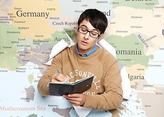 포토 JPG 스튜디오촬영 서양인 외국인 백인 해외기획촬영 라이프스타일 2012년태국 남자 종이 안경 해외여행 여행 세계지도 지도 실내 한명 들기 사람 상반신 20대 성인 앞모습 캐주얼 펜 다이어리 기록 계획 여행지도 성인남자한명만 국내포토 1 해외 잡화 옷 뷰포인트 컨셉 모션 인종 청년 내부 생활 세계 필기구 사무용품 남자한명만 성인남자만 파일형식