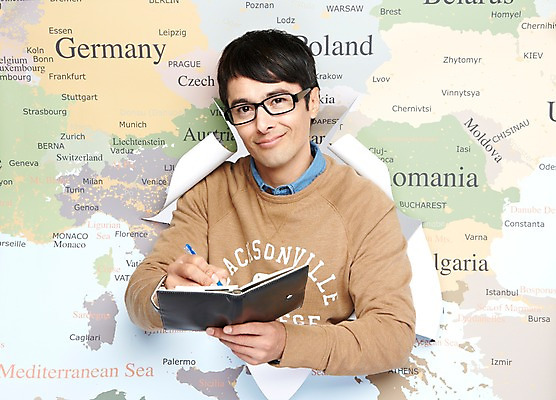 포토 JPG 스튜디오촬영 서양인 외국인 백인 해외기획촬영 라이프스타일 2012년태국 남자 종이 안경 해외여행 여행 세계지도 지도 실내 한명 미소 웃음 들기 사람 상반신 20대 성인 앞모습 캐주얼 펜 다이어리 기록 계획 여행지도 성인남자한명만 국내포토 1 해외 잡화 옷 뷰포인트 컨셉 모션 표정 인종 청년 내부 생활 세계 필기구 사무용품 남자한명만 성인남자만 파일형식