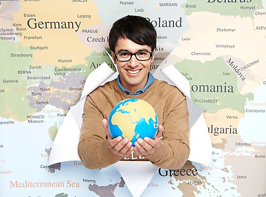 포토 JPG 스튜디오촬영 서양인 외국인 백인 해외기획촬영 라이프스타일 2012년태국 남자 종이 안경 해외여행 여행 세계지도 지도 실내 한명 미소 웃음 들기 사람 상반신 20대 성인 앞모습 캐주얼 글로벌 지구본 여행지도 성인남자한명만 국내포토 1 해외 잡화 옷 뷰포인트 모션 표정 인종 청년 내부 생활 세계 남자한명만 성인남자만 파일형식