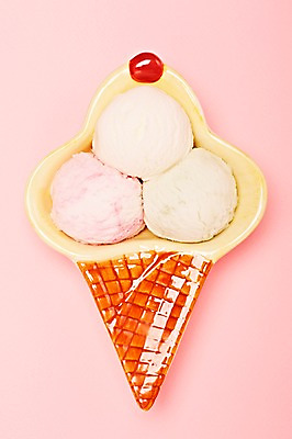 포토 JPG 스튜디오촬영 모양 그릇 식기 백그라운드 아이스크림 디저트 실내 근접촬영 사람없음 얼음 시원함 담기 아이스크림콘 딸기맛 바닐라맛 국내포토 자연요소 음식 뷰포인트 모션 딸기 내부 맛 콘 파일형식