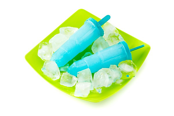 포토 JPG 스튜디오촬영 식기 접시 백그라운드 아이스크림 디저트 실내 누끼 근접촬영 사람없음 아웃포커스 얼음 시원함 막대아이스크림 아이스바 국내포토 자연요소 음식 뷰포인트 촬영기법 내부 파일형식