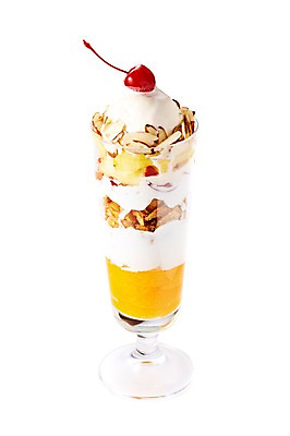 포토 JPG 스튜디오촬영 백그라운드 과일 아이스크림 디저트 잔 실내 누끼 근접촬영 사람없음 장식 컵 얼음 주스 체리 시원함 시리얼 아몬드 파르페 국내포토 자연요소 식기 음료 음식 뷰포인트 내부 견과류 파일형식