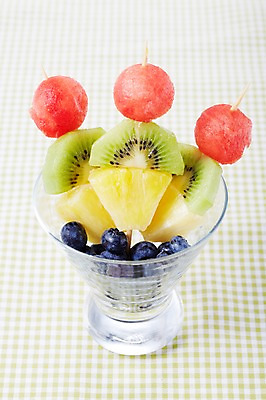 포토 JPG 스튜디오촬영 그릇 식기 백그라운드 과일 아이스크림 디저트 여름음식 수박 실내 키위 근접촬영 사람없음 아웃포커스 얼음 꼬챙이 꼬치 시원함 파인애플 블루베리 제철음식 제철과일 국내포토 자연요소 음식 뷰포인트 주방용품 촬영기법 내부 열대과일 제철 파일형식 여름_계절