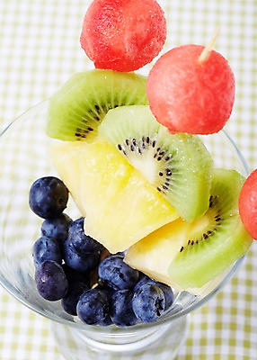 포토 JPG 스튜디오촬영 그릇 식기 백그라운드 과일 아이스크림 디저트 여름음식 수박 실내 키위 근접촬영 사람없음 아웃포커스 얼음 꼬챙이 꼬치 시원함 파인애플 블루베리 제철음식 제철과일 국내포토 자연요소 음식 뷰포인트 주방용품 촬영기법 내부 열대과일 제철 파일형식 여름_계절