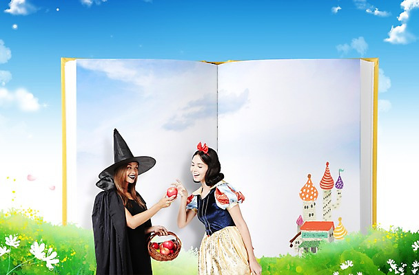 PSD 서양인 외국인 식물 백인 구름 편집 편집이미지 드레스 여자 꽃 과일 하늘 서기 들기 사람 손짓 20대 성인 두명 옆모습 책 바구니 펼침 풀 성 사과 주기 마녀 동화책 백설공주 동화나라 마녀모자 독사과 여자만 성인여자만 청년만 청년여자만 성인만 이미지편집 자연요소 모자_잡화 건축물 옷 뷰포인트 모션 동화 인종 청년 독약 공주님 파일형식