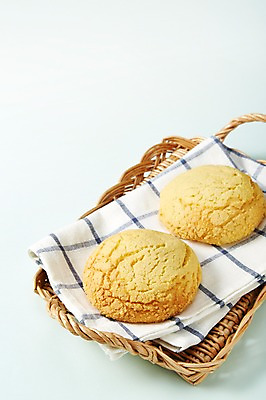 포토 JPG 스튜디오촬영 음식 빵 디저트 실내 근접촬영 사람없음 바구니 빵집 천 담기 제빵 소보루빵 국내포토 뷰포인트 모션 내부 제과제빵 상점 직물 파일형식