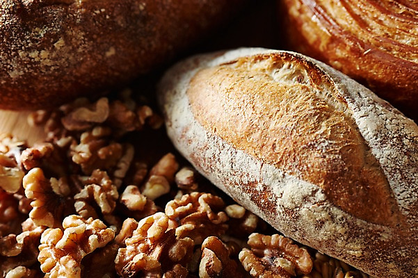 포토 JPG 스튜디오촬영 음식 빵 디저트 실내 근접촬영 사람없음 아웃포커스 빵집 견과류 호두 제빵 호밀빵 데니쉬 브레드 국내포토 뷰포인트 촬영기법 내부 제과제빵 상점 파일형식