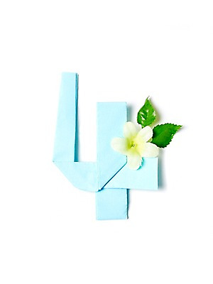 포토 JPG 스튜디오촬영 모양 식물 꽃 종이 백그라운드 컨셉 잎 나뭇잎 실내 누끼 사람없음 아웃포커스 숫자 4 사 페이퍼아트 종이공예 종이접기 국내포토 문자 촬영기법 내부 공예 접기 파일형식