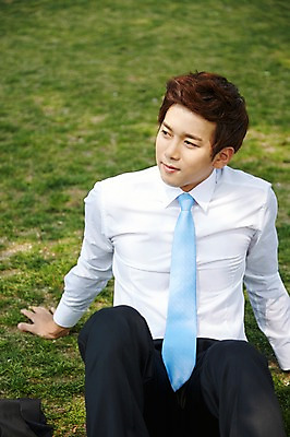 포토 JPG 주간 응시 공원 남자 비즈니스 휴식 한명 사람 앉기 정장 잔디 20대 성인 야외 앞모습 한국인 구직 직장인 비즈니스맨 성인남자한명만 국내포토 자연요소 식물 직업 1 시선 옷 공공시설 뷰포인트 컨셉 모션 동양인 청년 남자한명만 성인남자만 파일형식