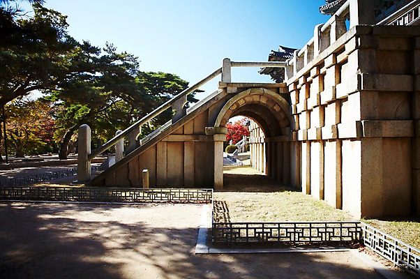 포토 JPG 주간 나무 식물 한국문화 한국전통 전통 건축물 계절 아시아 전통문화 문화 단풍 고건축 유적 한국건축 유적지 자연 단풍나무 한국 풍경 사람없음 야외 관광지 가을풍경 동양건축 문화재 가을 경주 사찰 경상북도 경상도 불국사 국내포토 자연요소 동양문화 건축 나라 여행 잎 종교건축 생태계 랜드마크 파일형식 동양 가을_계절