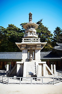 포토 JPG 주간 나무 식물 한국문화 한국전통 전통 건축물 계절 아시아 전통문화 문화 고건축 유적 한국건축 유적지 자연 한국 풍경 사람없음 야외 관광지 탑 가을풍경 동양건축 문화재 가을 경주 사찰 경상북도 경상도 불국사 다보탑 국내포토 자연요소 동양문화 건축 나라 여행 종교건축 석탑 생태계 랜드마크 파일형식 동양 가을_계절