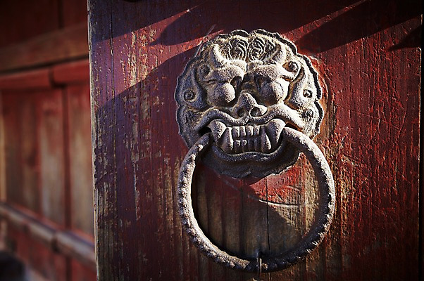 포토 JPG 주간 한국문화 한국전통 전통 건축물 계절 아시아 전통문화 문화 고건축 유적 한국건축 유적지 자연 한국 풍경 사람없음 야외 관광지 문 가을풍경 동양건축 문화재 가을 경주 사찰 경상북도 경상도 문고리 불국사 국내포토 자연요소 동양문화 건축 나라 여행 종교건축 생태계 랜드마크 파일형식 동양 가을_계절