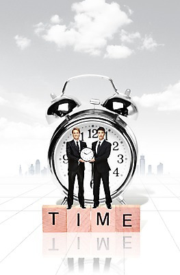 전신 PSD 서양인 외국인 백인 구름 편집 편집이미지 문자 영어 시선 남자 시계 비즈니스 하늘 협력 서기 웃음 들기 사람 동양인 정장 빌딩 20대 성인 두명 건물 앞모습 30대 상자 자명종 시간 직장인 비즈니스맨 큐브 남자만 성인남자만 성인만 이미지편집 자연요소 직업 건축물 옷 뷰포인트 모션 표정 인종 청년 장년 알람 파일형식