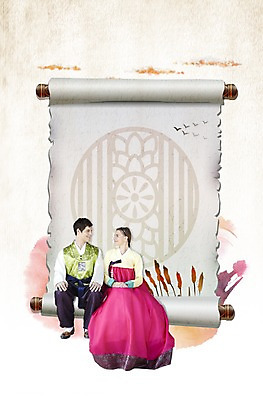 PSD 서양인 외국인 백인 편집 편집이미지 한국문화 한국전통 전통 배너 커플 여자 명절 남자 행복 전통문화 문화 안내 프레임 한국 틀 미소 사람 앉기 20대 성인 두명 전통무늬 마주보기 추석 한복 두루마리 알림 족자 청년만 성인만 이미지편집 동양문화 기념일 감정 아시아 무늬 관계 모션 표정 인종 청년 전통의상 파일형식