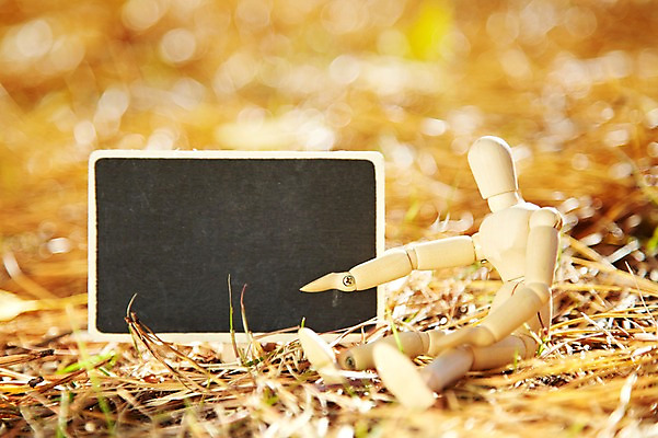 포토 JPG 주간 식물 계절 아시아 인형 단풍 낙엽 잎 자연 나뭇잎 프레임 한국 풍경 근접촬영 사람없음 야외 아웃포커스 장난감 가을풍경 칠판 가을 가리킴 경주 경상북도 경상도 알림 오브젝트 나무인형 국내포토 자연요소 나라 뷰포인트 촬영기법 손짓 생태계 파일형식 가을_계절