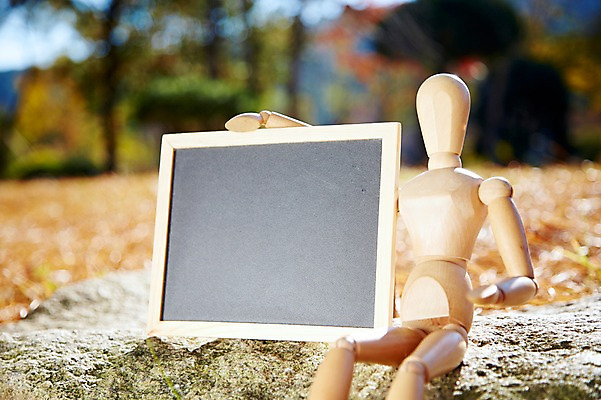 포토 JPG 주간 식물 계절 아시아 인형 단풍 낙엽 잎 자연 나뭇잎 프레임 한국 풍경 근접촬영 사람없음 야외 아웃포커스 장난감 가을풍경 칠판 가을 돌_바위 바위 경주 경상북도 경상도 알림 오브젝트 나무인형 국내포토 자연요소 나라 뷰포인트 촬영기법 생태계 파일형식 가을_계절