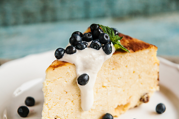 포토 JPG 해외이미지 디저트 실내 근접촬영 사람없음 아웃포커스 블루베리 치즈케이크 해외202004 해외포토 음식 뷰포인트 과일 촬영기법 내부 케이크 파일형식 이미지허브