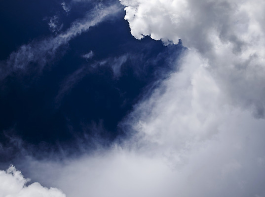 포토 JPG 해외이미지 구름 지구 하늘색 백그라운드 겨울 자연 하늘 날씨 풍경 사람없음 우주 환경 가을 위험 지중해 폭풍 몰타섬 카피스페이스 해외202004 해외포토 자연요소 계절 바다 섬 컨셉 파란색 공백 생태계 몰타 파일형식 이미지허브