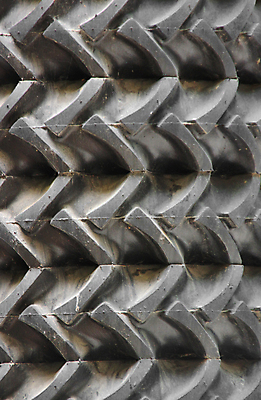 포토 JPG 해외이미지 산업 도로 백그라운드 패턴 농업 부분 교통시설 자동차 사람없음 세로 검은색 장비 덮개 바퀴 결합 속도 질감 타이어 트랙 트랙터 고무 보호자 비포장도로 오프로드 자동 해외202004 해외포토 길 육상교통 컬러 교통 무늬 뚜껑 농기계 시설 특수차량 파일형식 이미지허브