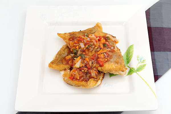 포토 JPG 해외이미지 접시 음식 잎 채소 고추 양파 건강 마늘 3 어류 사람없음 식사 저녁식사 버섯 샐러드 튀김 흰색 신선 그릴 굽기 먹기 레몬 해산물 후추 바질 내추럴 점심식사 오메가 해외202004 해외포토 식물 식기 컬러 과일 모션 주방용품 수중동물 구이 향신료 파일형식 이미지허브