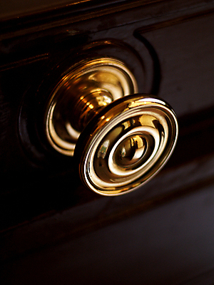 포토 JPG 해외이미지 라이프스타일 건축양식 아파트 손잡이 사람없음 건물 문 프랑스 닫기 묘사 렌탈 옛날 파리(프랑스) 해외202004 해외포토 건축물 건축 유럽 모션 주택 생활 파일형식 이미지허브