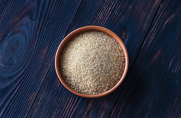 포토 JPG 해외이미지 식재료 검은배경 실내 사람없음 조미료 달콤 설탕 나무그릇 황설탕 해외202004 해외포토 그릇 백그라운드 내부 목재 검은색 맛 향미료 파일형식 이미지허브