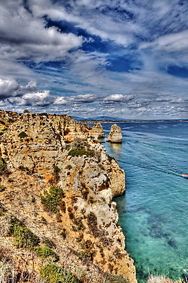 포토 JPG 해외이미지 모양 유럽 파도 바다 여행 자연 하늘 휴가 휴식 풍경 사람없음 야외 물 여름 파란색 태양 맑음 절벽 달력 바위 만 뜨거움 황금 포르투갈 부식 암초 대서양 내추럴 해외202004 해외포토 자연요소 계절 나라 컬러 컨셉 날씨 돌_바위 생태계 파일형식 이미지허브