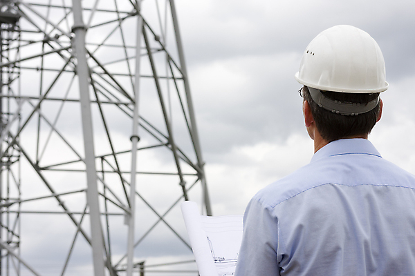 포토 JPG 해외이미지 산업 셔츠 비즈니스 하늘 설계 노동자 한명 안전 사람 건물 머리 건설현장 회색 업무 작업 엔지니어 풍력에너지 감독 계획 안전모 헬멧 건축가 기중기 경영자 감독관 청사진 계약자 해외202004 해외포토 직업 1 건축물 컬러 컨셉 상의 건설업 신체부위 중장비 기술자 그린에너지 안전장비 보호장비 계약 리더 파일형식 이미지허브