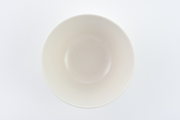 포토 JPG 해외이미지 접시 백그라운드 사람없음 빛 회색 흰색 원형 정상 심플 해외202004 해외포토 도형 식기 컬러 파일형식 이미지허브