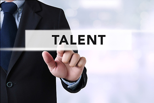 포토 JPG 해외이미지 직업 교육 컨셉 비즈니스 협력 사람없음 금속 기계 정보 가르침 계획 대표 종업원 연습 직원 톱니바퀴 기회 시스템 기어 자원 개발 경영 세미나 지능 멘토링 브레인스토밍 웨비나 해외202004 해외포토 재질 파일형식 언택트 이미지허브