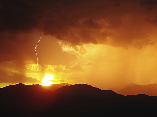 포토 JPG 해외이미지 구름 선 밭 자연 하늘 날씨 불꽃 풍경 사람없음 물 파란색 빛 반사 어둠 힘 활발 회색 에너지 광선 야간 위험 번개 충격 폭풍 공상 천국 흐림 나쁜 해고 뇌우 때리기 요금 폭풍우 힘찬 해외202004 해외포토 자연요소 컬러 컨셉 농업 비즈니스 모션 불 비_날씨 자연재해 생태계 파일형식 이미지허브