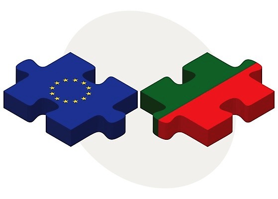 EPS 해외이미지 유럽 조각 컨셉 일러스트 관계 협력 함께함 사람 그래픽 3D 깃발 퍼즐 연결 결합 접속 포르투갈 오브젝트 흰배경 나눔 해결 고립 공화국 리스본 유럽연합 전국 정부 정치 통일 해외202004 해외일러스트 나라 백그라운드 흰색 디지털합성 파일형식 벡터 이미지허브