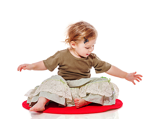 포토 JPG 해외이미지 전신 백인 1 응시 옷 딸 행복 어린이 장난 조류 바닥 실내 한명 앉기 컬러풀 금발 카펫 기쁨 흰색 표현 아기 작음 호기심 노려봄 걸음마 고립 관심 돌봄 천진난만 해외202004 해외포토 서양인 동물 헤어스타일 시선 감정 컬러 컨셉 가족 모션 표정 사람 내부 크기 파일형식 이미지허브