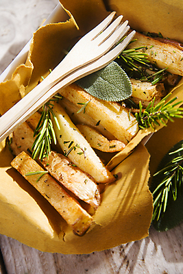 포토 JPG 해외이미지 실내 사람없음 감자튀김 나무포크 해외202004 해외포토 포크 감자 내부 튀김 파일형식 이미지허브