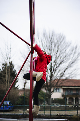 포토 JPG 해외이미지 라이프스타일 공원 행복 어린이 스포츠 밭 놀이 농구 한명 안전 야외 장난감 운동 바구니 금속 도시 놀이터 위험 연도 철 오르기 체조 5 옛날 해외202004 해외포토 1 공공시설 감정 컨셉 농업 모션 재질 건강 사람 생활 숫자 구기 파일형식 이미지허브