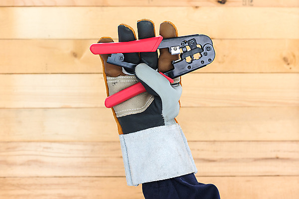 포토 JPG 해외이미지 손 남자 산업 벽 장갑 백그라운드 가사 노동자 손잡이 사람없음 목재 세트 금속 검은색 장비 기구 공구 잡기 업무 수리 서비스 철사 고정 펜치 정비공 건축업자 재주꾼 커터 해외202004 해외포토 나무 직업 잡화 건축 컬러 재료 모션 재질 사람 신체부위 도구 작업 기술자 파일형식 이미지허브