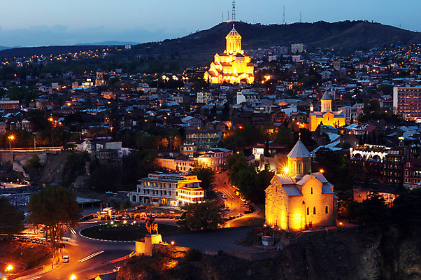 포토 JPG 해외이미지 야경 하늘 사람없음 야외 건물 새벽 조지아 해외202004 해외포토 자연요소 건축물 야간 동유럽 파일형식 풍경_경치 이미지허브