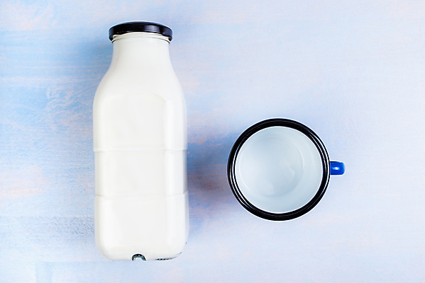 포토 JPG 해외이미지 음식 탁자 아침 건강 사람없음 목재 컵 금속 다이어리 우유 수확 시골 신선 아침식사 향수 복고 머리위 카피스페이스 해외202004 해외포토 주간 나무 식기 가구 농업 재료 재질 유제품 사무용품 식사 화장품 공백 파일형식 이미지허브