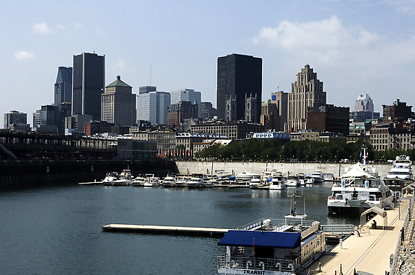 포토 JPG 해외이미지 구름 캐나다 하늘 사람없음 건물 강 도시 보트 몬트리올 나루 해외202004 해외포토 자연요소 건축물 북아메리카 배_교통 파일형식 이미지허브