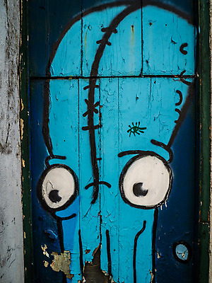 포토 JPG 해외이미지 동물 디자인 유럽 벽 바다 백그라운드 벽지 생물 거리 주택 창조 미술 사람없음 그래픽 파란색 컬러풀 문 페인트 활발 손상 도시 그래피티 큼 시원함 포르투갈 그림 질감 예술가 분무기 그런지 옛날 해외202004 해외포토 나라 컬러 컨셉 문화예술 건물 낙서 크기 파일형식 이미지허브