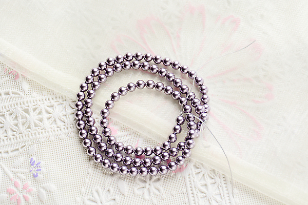 포토 JPG 해외이미지 줄 바다 백그라운드 목걸이 발렌타인데이 선물 사람없음 물 반사 유행 검은색 재킷 흰색 신선 원형 고급 우아함 보석 주기 심플 보물 남쪽 내추럴 고립 바로크 해외202004 해외포토 자연요소 도형 컬러 컨셉 장신구 모션 데이이벤트 외투 광석 방향 파일형식 이미지허브