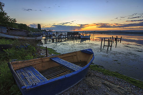 포토 JPG 해외이미지 구름 호수 모래 파도 바다 백그라운드 자연 낚시 전등 풍경 사람없음 야외 장식 물 컬러풀 햇빛 반사 평화 일출 검은색 고요 일몰 놀람 바위 화려 보트 해조류 저녁 즐거움 시골집 낚시꾼 불가리아 해외202004 해외포토 자연요소 감정 컬러 컨셉 배_교통 레저 조명 주택 표정 태양 노을 돌_바위 해양식물 야간 생태계 파일형식 남유럽 이미지허브