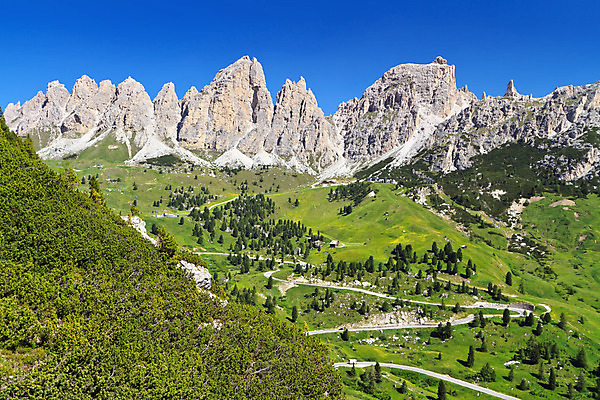 포토 JPG 해외이미지 유럽 도로 여행 자연 하늘 산 풍경 사람없음 여름 파란색 계곡 맑음 이탈리아 트래킹 하이킹 알프스 절정 해외202004 해외포토 계절 나라 길 컬러 교통시설 레저 날씨 생태계 파일형식 이미지허브