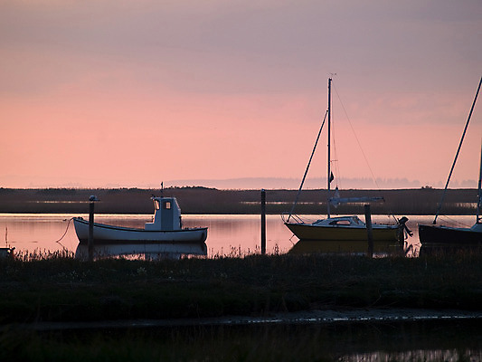포토 JPG 해외이미지 구름 실루엣 바다 여행 백그라운드 요트 오렌지 자연 하늘 낚시 휴가 휴식 항해 풍경 사람없음 야외 물 여름 빛 컬러풀 햇빛 태양 반사 평화 맑음 침묵 일몰 새벽 보트 저녁 장면 수평선 해외202004 해외포토 자연요소 계절 컬러 컨셉 배_교통 과일 레저 날씨 촬영기법 노을 소리 야간 생태계 파일형식 이미지허브