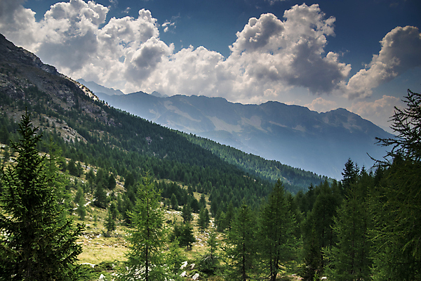 포토 JPG 해외이미지 구름 유럽 여행 백그라운드 자국 하늘 휴가 산 풍경 사람없음 여름 여행객 이탈리아 하이킹 고도 알프스 백패커 해외202004 해외포토 자연요소 계절 나라 레저 사람 파일형식 이미지허브