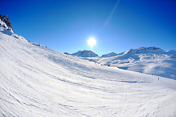 포토 JPG 해외이미지 주간 겨울 자연 하늘 사람없음 야외 햇빛 설원 맑음 겨울풍경 해외202004 해외포토 자연요소 계절 날씨 눈_날씨 풍경 태양 생태계 파일형식 이미지허브