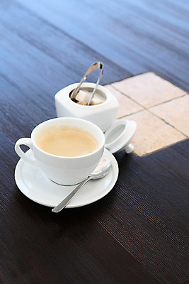 포토 JPG 해외이미지 식기 커피 음료 사람없음 컵 식당 숟가락 카페 우아함 아침식사 서빙 따뜻한음료 스타일 해외202004 해외포토 컨셉 수저 상점 식사 파일형식 이미지허브